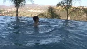 Donald - large 10-Pounder Scene