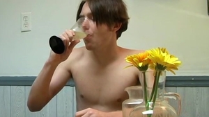 Boys-Pissing.com - Billy Da Kidd masturbation on the table