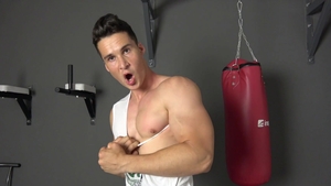 EastBoys: Muscle amateur likes good fucking