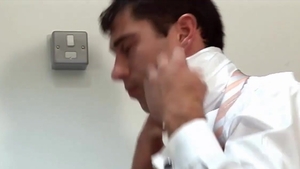 MenatPlay: Watch Alex Parry Please Himself in the Bathroom