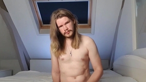 AlternaDudes: Erotic uncut cock Duncan jack off