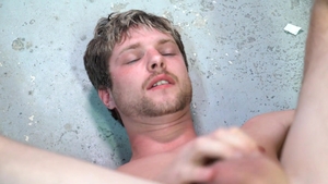 Masqulin - Tattooed Benjamin Blue finds irresistible gloryhole