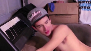 DirtyBoyVideo: Super cute Nathan Stratus blowjob cum