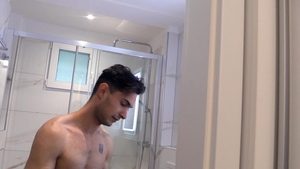 Czech Hunter: Cash-Hungry Hunk in My Home