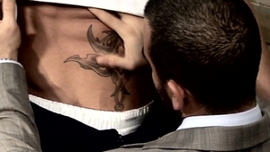 menatplay: Cash for Favors, Damien's Dilemma