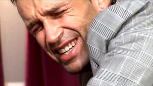menatplay: Echoing Yells on the Aisle
