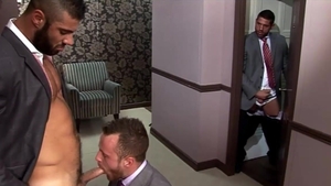 menatplay: Axel's Wild Hotel Party