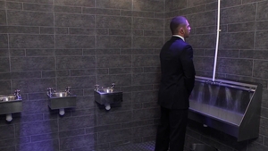 menatplay: Cubicle Fingering by Security Guard