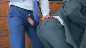 menatplay: Leo's Intimate Corporate Session