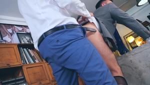 menatplay: Leo's Intimate Corporate Session