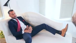 menatplay: Stressed Newcomer Seeks Help