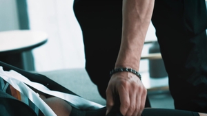 menatplay: The Security Guard's Fateful Decision