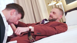 menatplay: Dirty Hotel Staff Takes Care of Needs