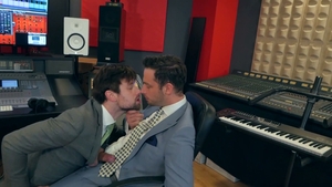 menatplay: New Artist, Old Flames